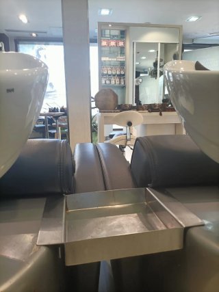 Se venden 3 sillones de peluquería con lavacabezas