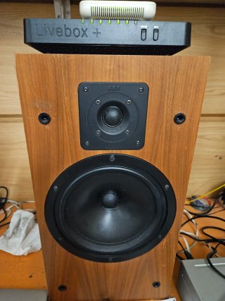 Par Monitores KEF 200W y amplificador pioner 2x 75