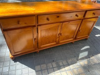 Cajonera grande de madera