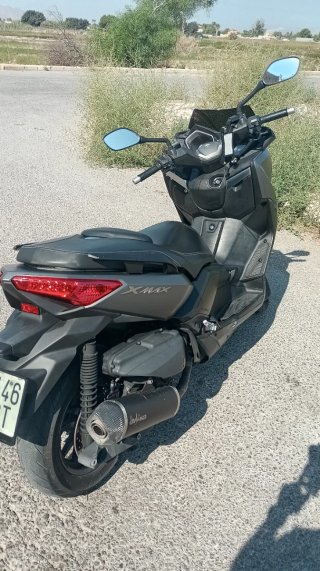 Yamaha XMAX 400 Negra/Gris