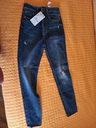 Pantalón vaquero pitillo talla 36