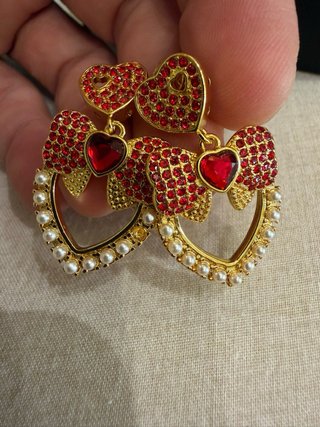 Orecchini cuore con fiocco e perle