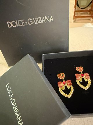 Orecchini cuore con fiocco e perle