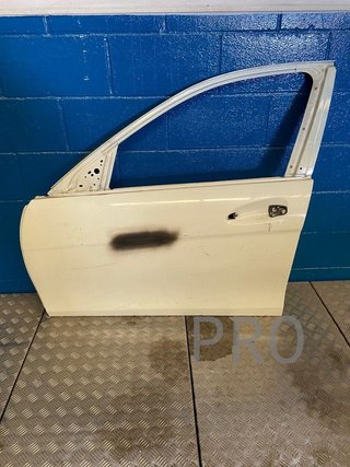 Mercedes clase C w204 puerta delantera izquierda