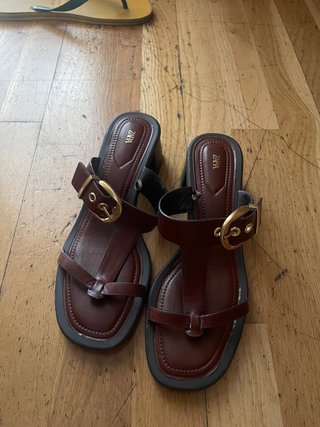 Sandalias Zara Piel Hebilla Dorada