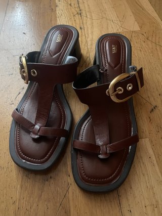 Sandalias Zara Piel Hebilla Dorada