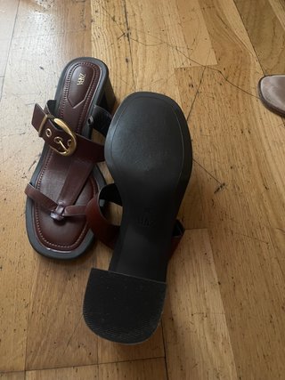 Sandalias Zara Piel Hebilla Dorada