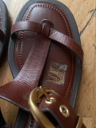 Sandalias Zara Piel Hebilla Dorada