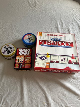 Juegos de mesa: Superpoly, Dobble, Sushi Go!