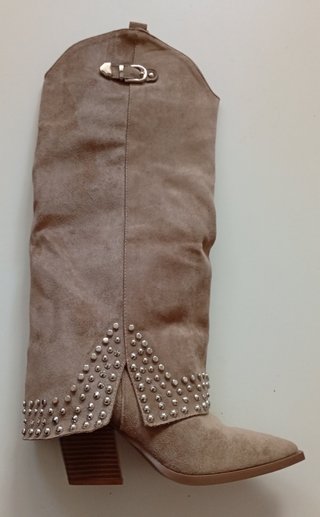 Botas altas nuevas