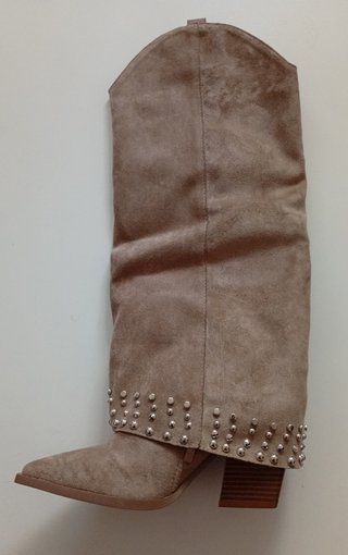 Botas altas nuevas
