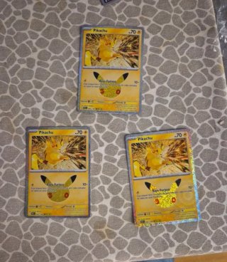 3 Cartas Pokémon Pikachu Base 70 HP