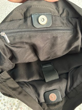 Bolso negro acolchado
