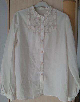 Blusa vintage bordada cuello camisero