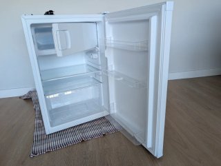 Nevera Ikea LAGAN con congelador (1 año)