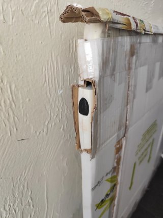 Puerta para animales rota para arreglar