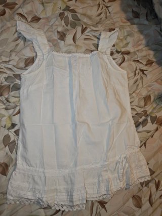 Camisa blanca con volantes talla 16