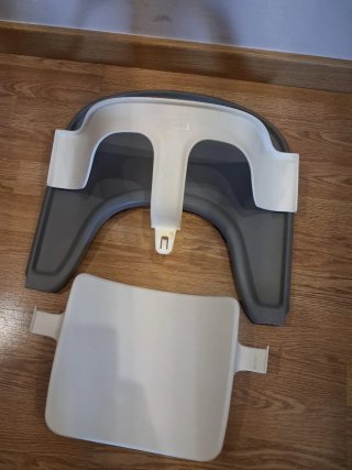 Trona Stokke madera + bandeja + respaldo