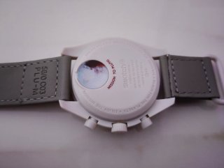 Omega x Swatch Pluto Reloj