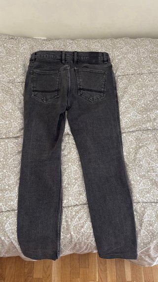 Pantalón vaquero Mango gris desgastado