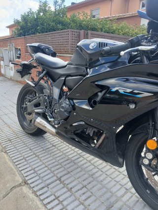Yamaha R7 2021 A2