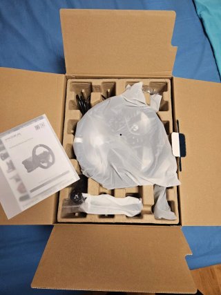 MOZA R3 Racing Wheel & Pedals Xbox/PC