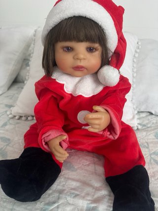 Lote Muñeca tipo bebé Reborn realista con Ropita