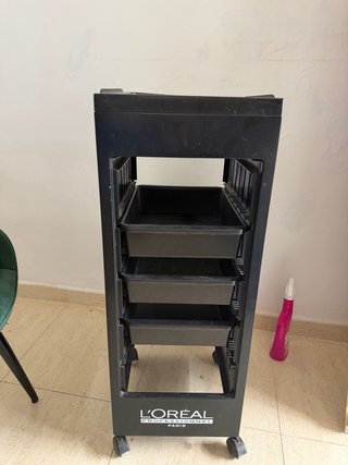 Carros de barbería y mesa