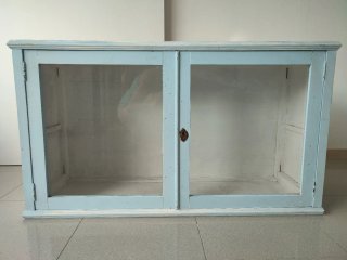 Vitrina Vintage Madera y Cristal Azul