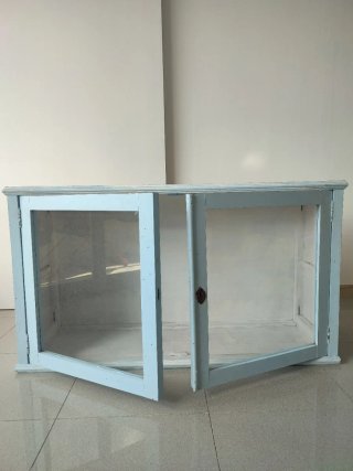 Vitrina Vintage Madera y Cristal Azul