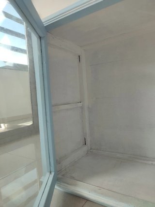 Vitrina Vintage Madera y Cristal Azul