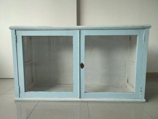 Vitrina Vintage Madera y Cristal Azul
