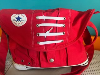 Bolso bandolera Converse All Star rojo con suela