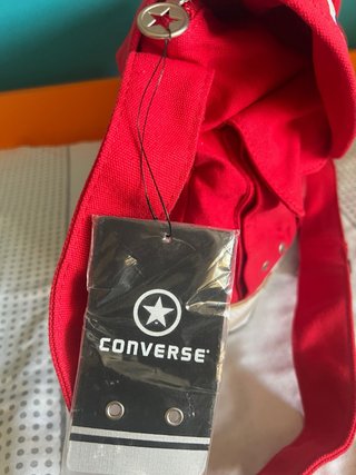 Bolso bandolera Converse All Star rojo con suela