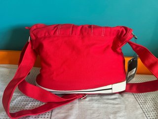 Bolso bandolera Converse All Star rojo con suela