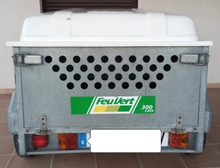 Remolque ligero con documentación
