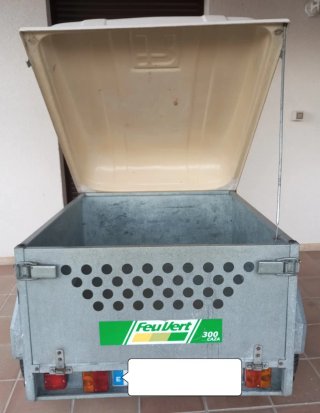 Remolque ligero con documentación