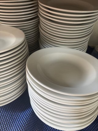 Plato hondo de porcelana blanco