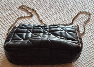 Bolso Acolchado Negro Cadena