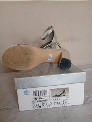 Sandalias tacón plateadas Formula Joven talla 39