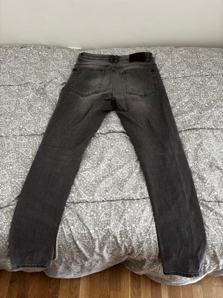 Pantalón vaquero Zara gris