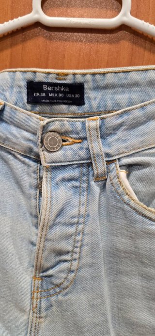 Pantalón corto vaquero Bershka hombre
