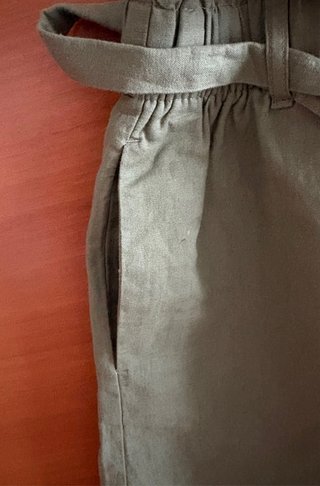 Pantalón corto lino y algodón verde. NUEVO