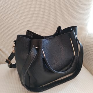 Borsa secchiello similpelle nera
