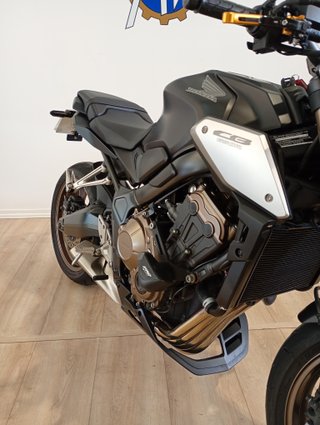 Honda CB650R quickshifter