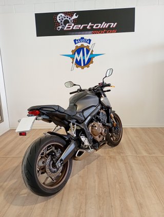 Honda CB650R quickshifter