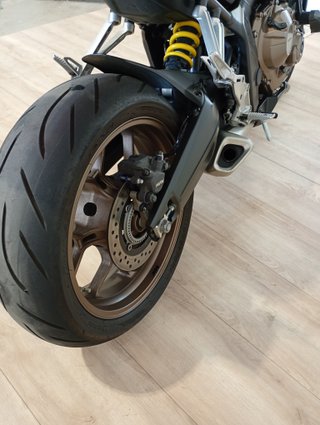 Honda CB650R quickshifter