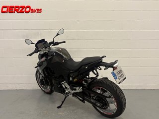 BMW F 900 R