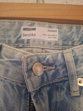 Pantalón vaquero Bershka desgastado