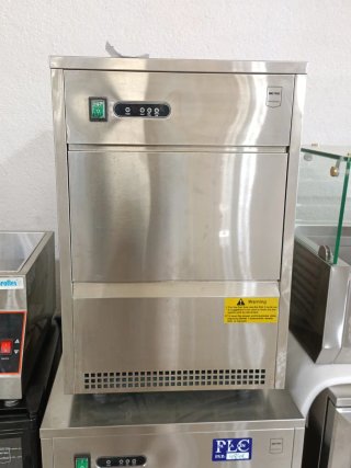 Máquina de hielo profesional METRO